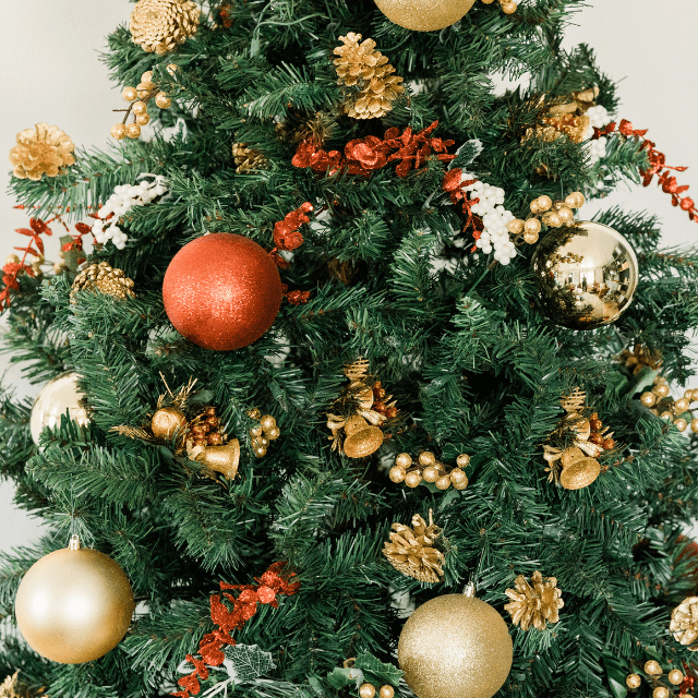 How-To-Decorate-Your-Christmas-Tree